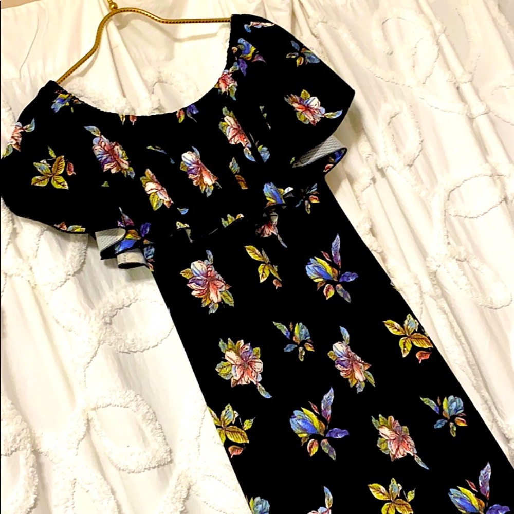 Lularoe Black CiCi Floral size Mediuy